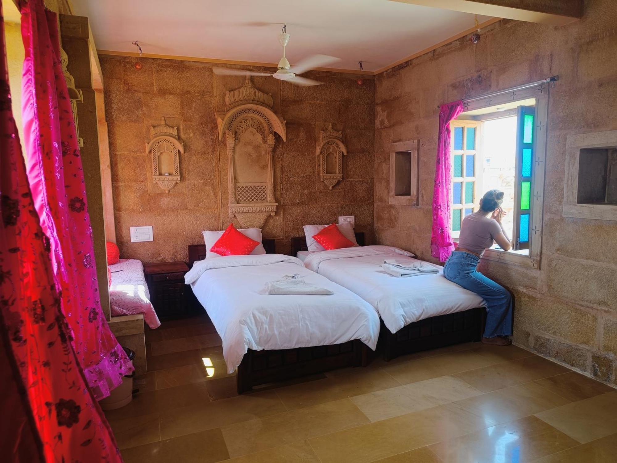 Mud Mirror Guesthouse Jaisalmer Eksteriør bilde